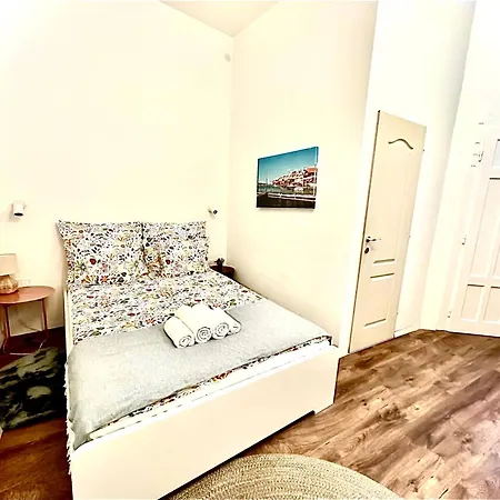 Designer Two Bedroom Budapesta