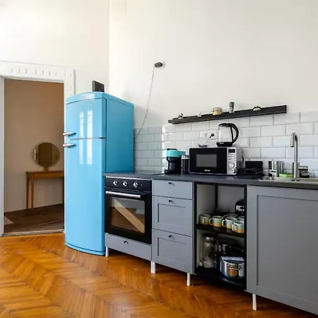 Designer Two Bedroom Апартаменты